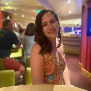 Meet your Posher, Lori